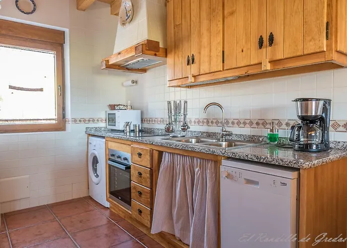 El Rondillo De Gredos Hoyos del Collado